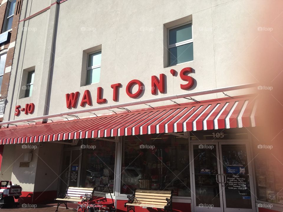 Walton’s 5& dime museum. Front of the store,museum.what it used to look like in the beginning.