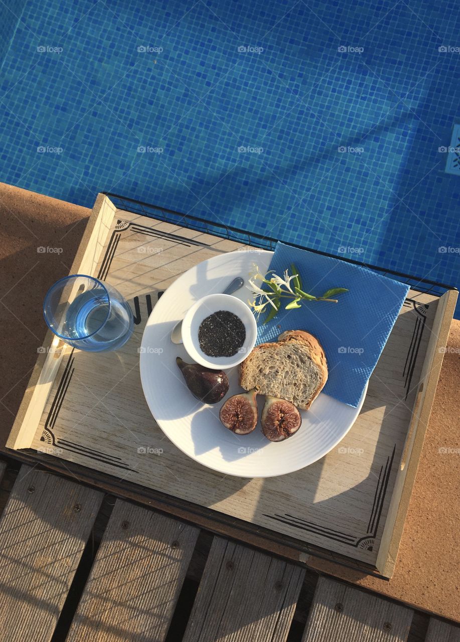 Flat lay by the swimming pool 