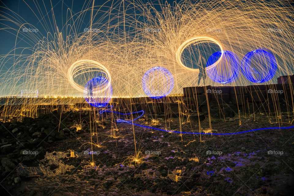 playing steelwool for long exposure photography techniques