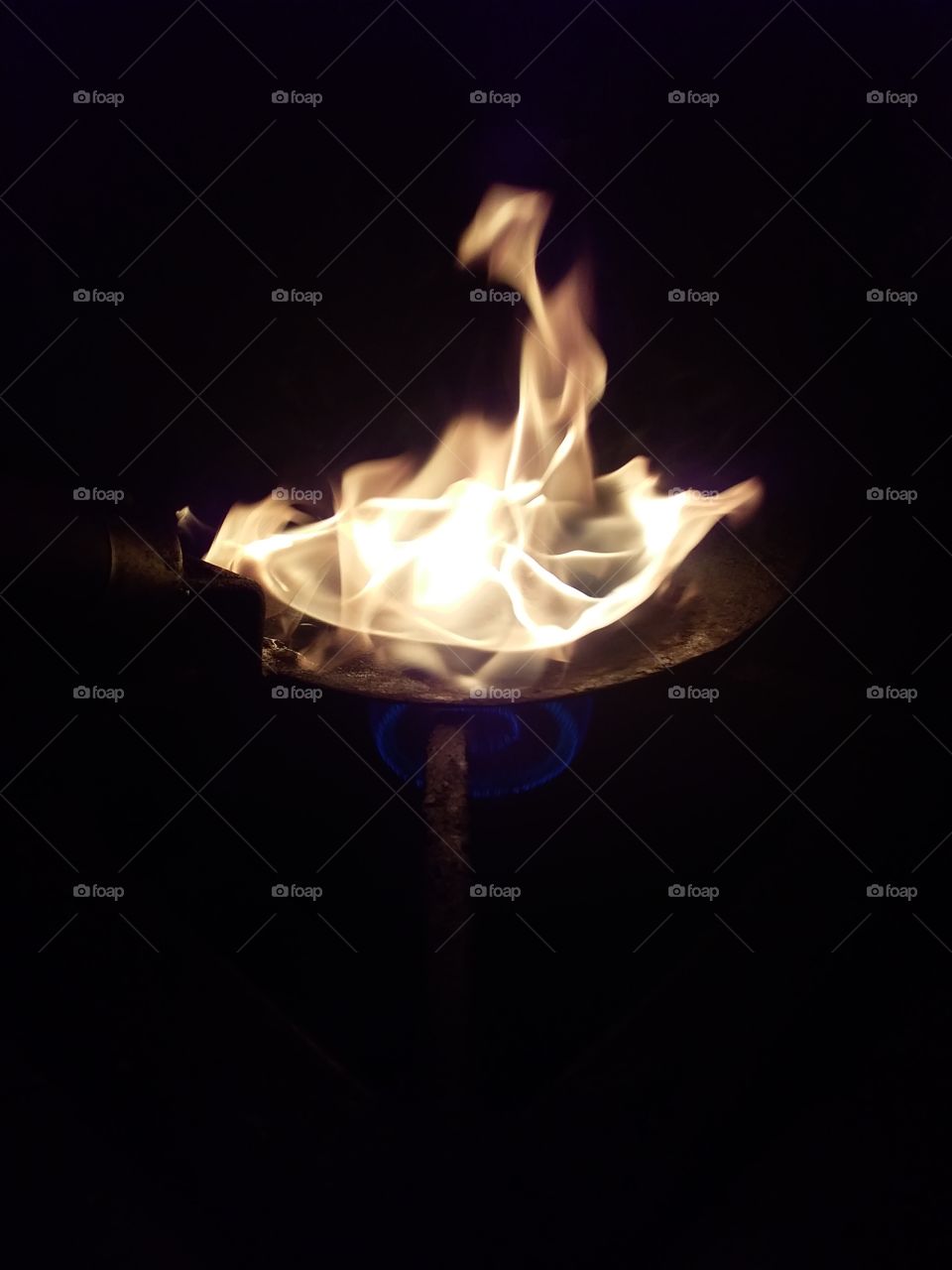 fire on chapati pan