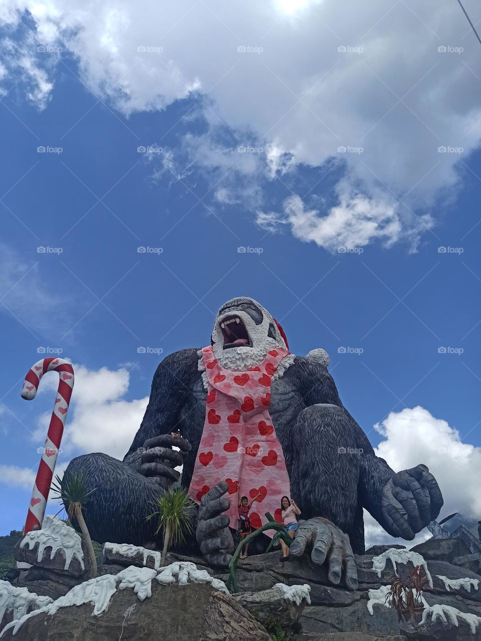 GIANT KINGKONG STATUE