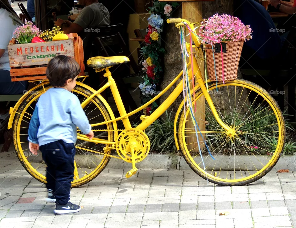 yellow bicycle