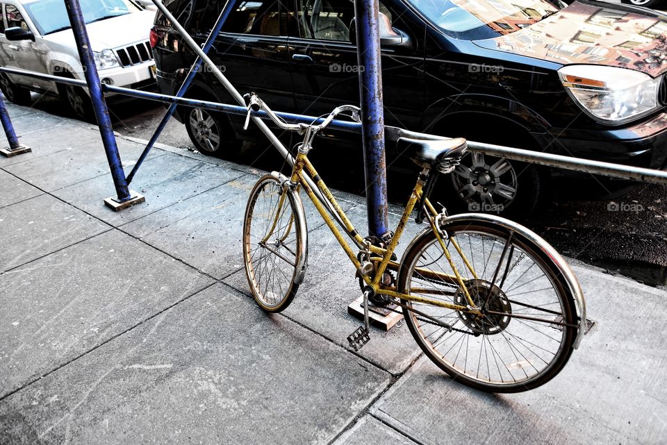 bicycle. NYC bicycle locked up