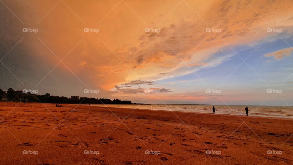 Sunset view of Mindil beach, Northern Territory of Australia