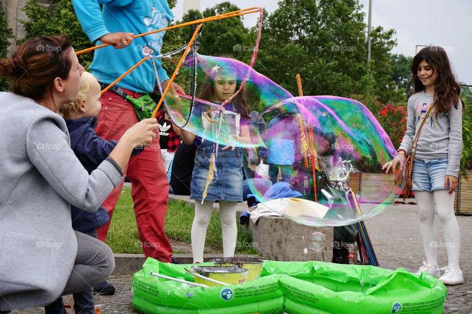 Giant Bubbles