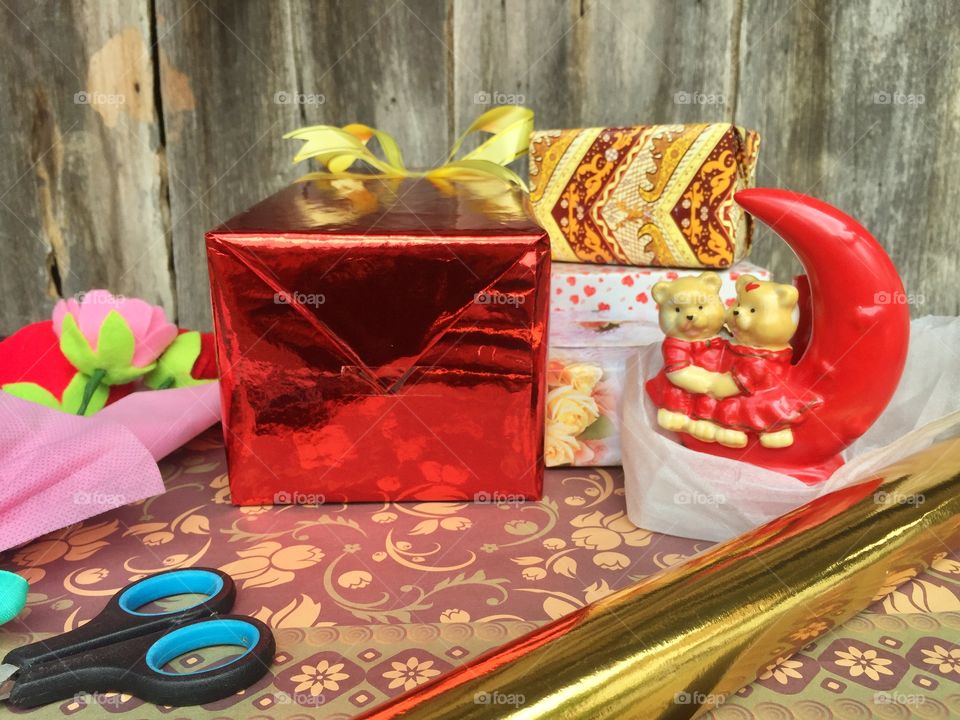 Packing Christmas presents 