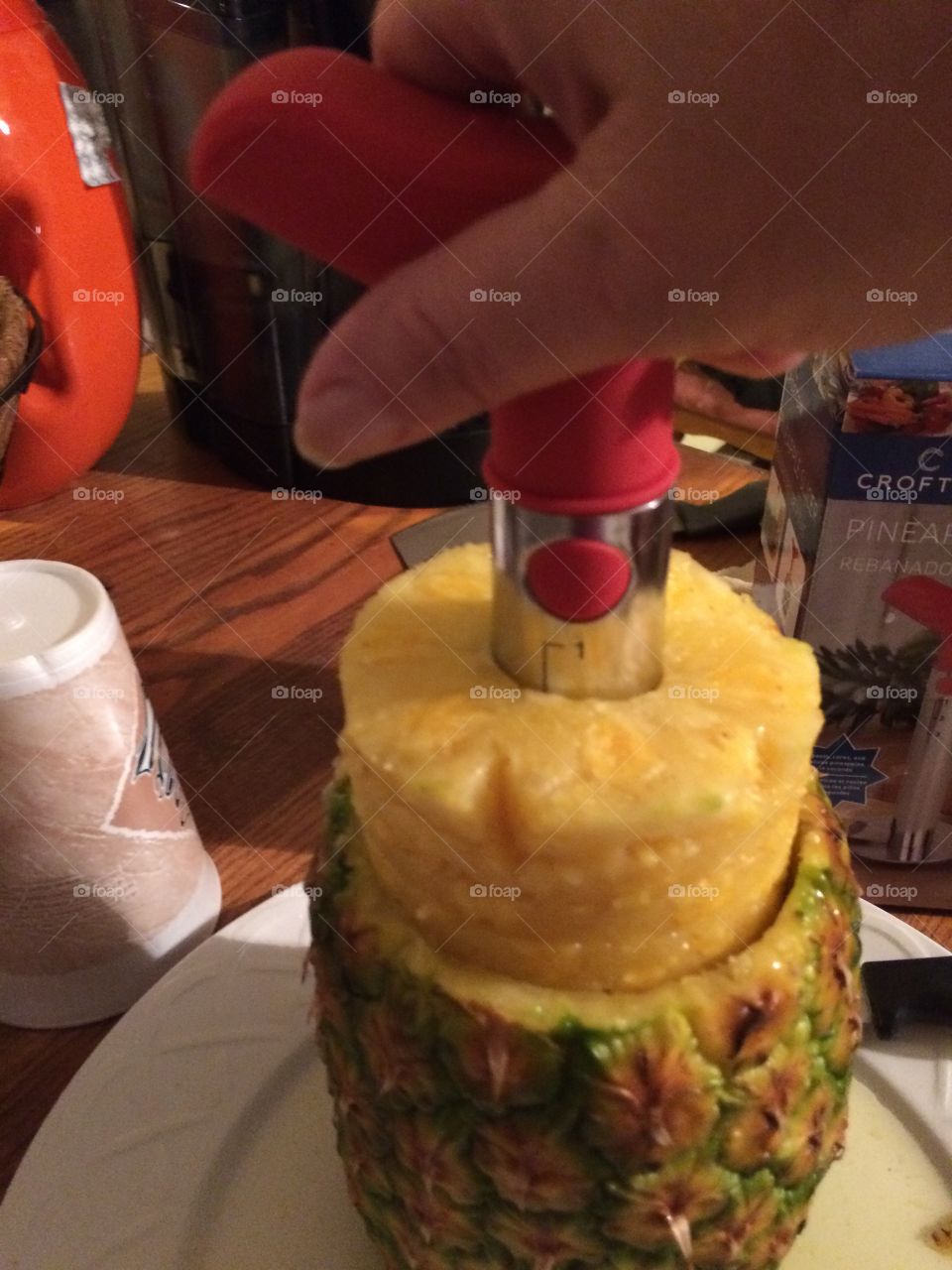 The best way to slice a pineapple ever!!