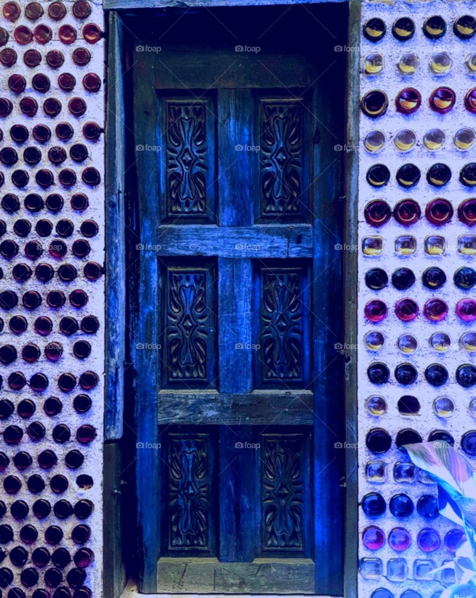 Blue Dream Bottle House 🍬
Revelstoke, BC, Canada📍