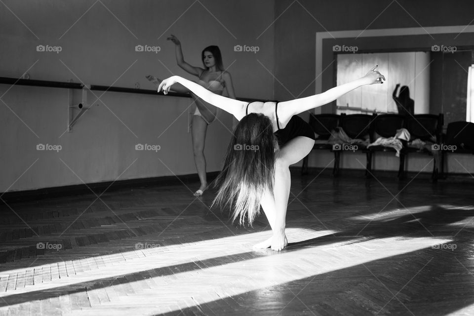 girl dancing in the studio