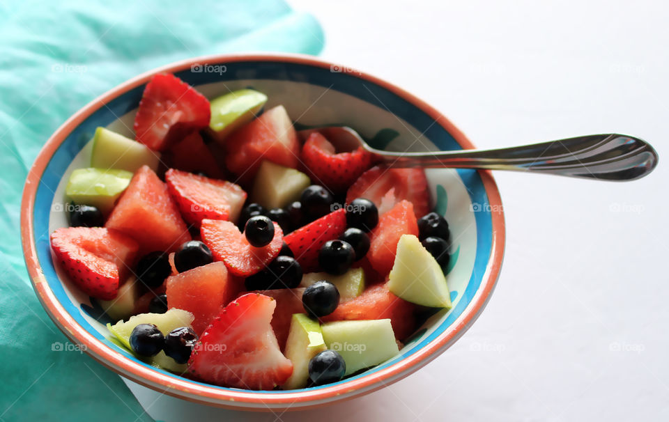 bow with fruits