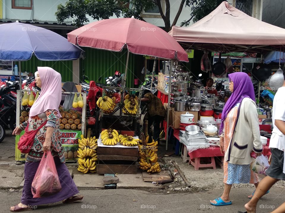 Street Traditional Seller