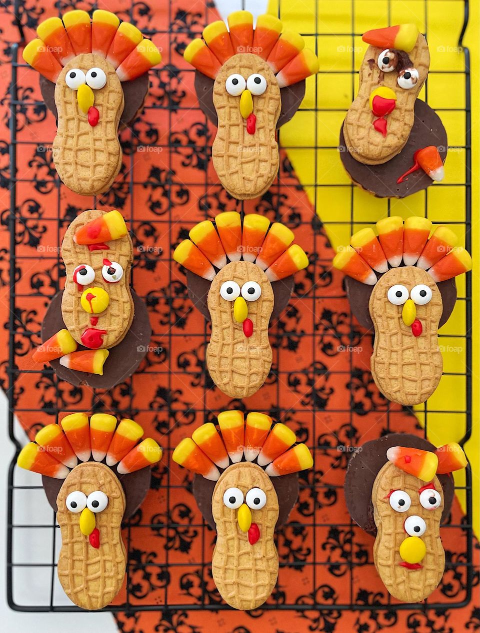 Making Thanksgiving Turkey Cookies with kids, delicious turkey cookies, making Thanksgiving treats, celebrating with sweet treats