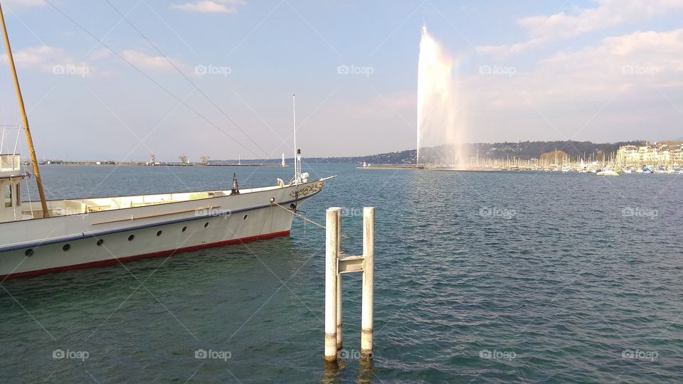 fountain that throws water 150m to the sky