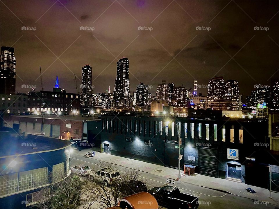 „NYC“ is the „city that never sleeps“. Perhaps it’s true. With so many people living here it is easy to fathom that at any given time somebody in this phenomenal city is up & about and working on something, creating. 2023. Hypnotic Productions