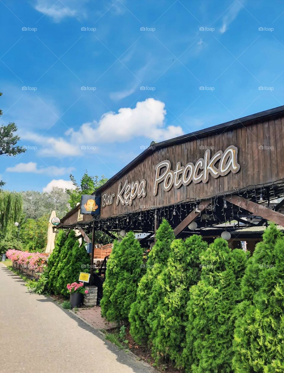 Bar Kępa Potocka in a Picturesque Setting