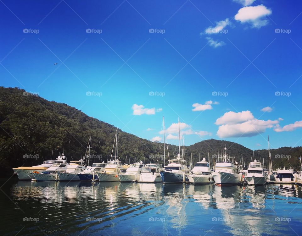 Bobbin Head - reflections of boats on the water