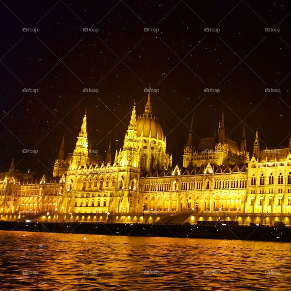 A night tour in beautiful budapest ...