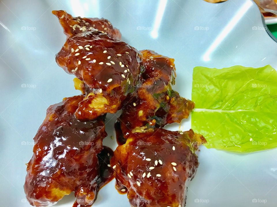 Korean chicken
Spicy
Red sauce
Honey chicken
Deep fried