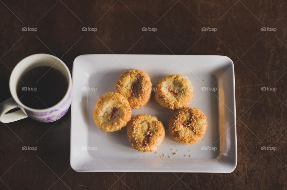What a way to start your day with, cookies with black coffee