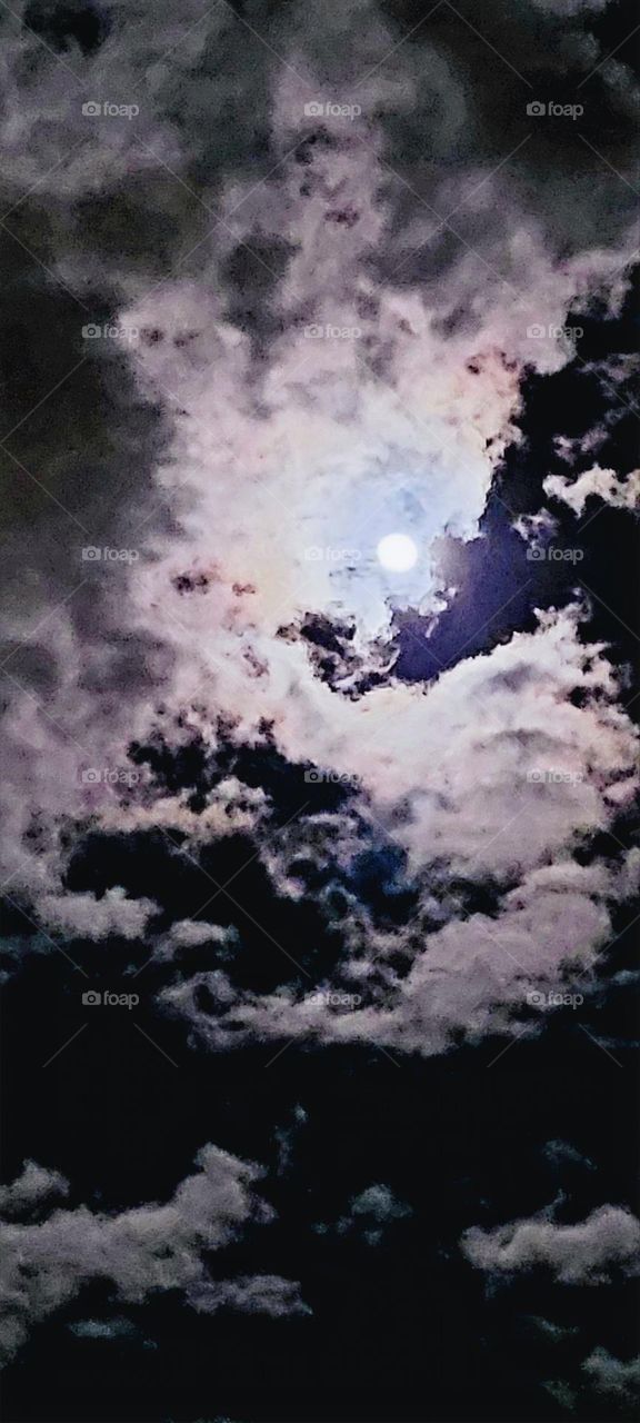 A beautiful view of the moon