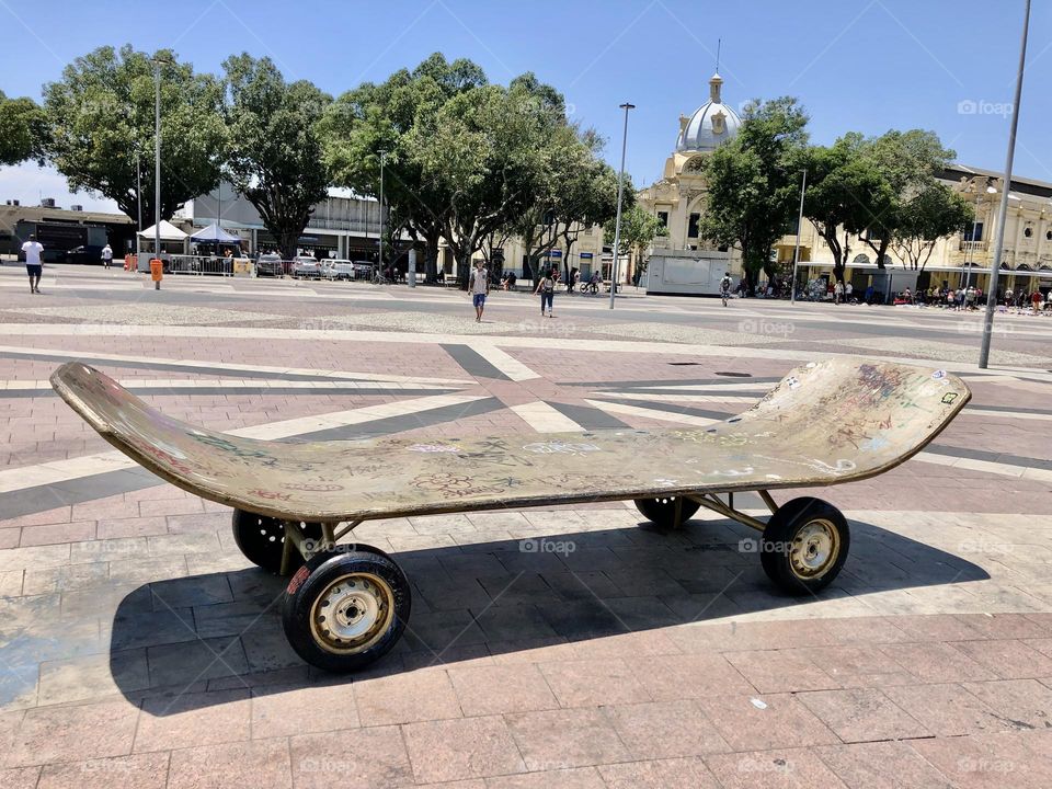 Skate de madeira.