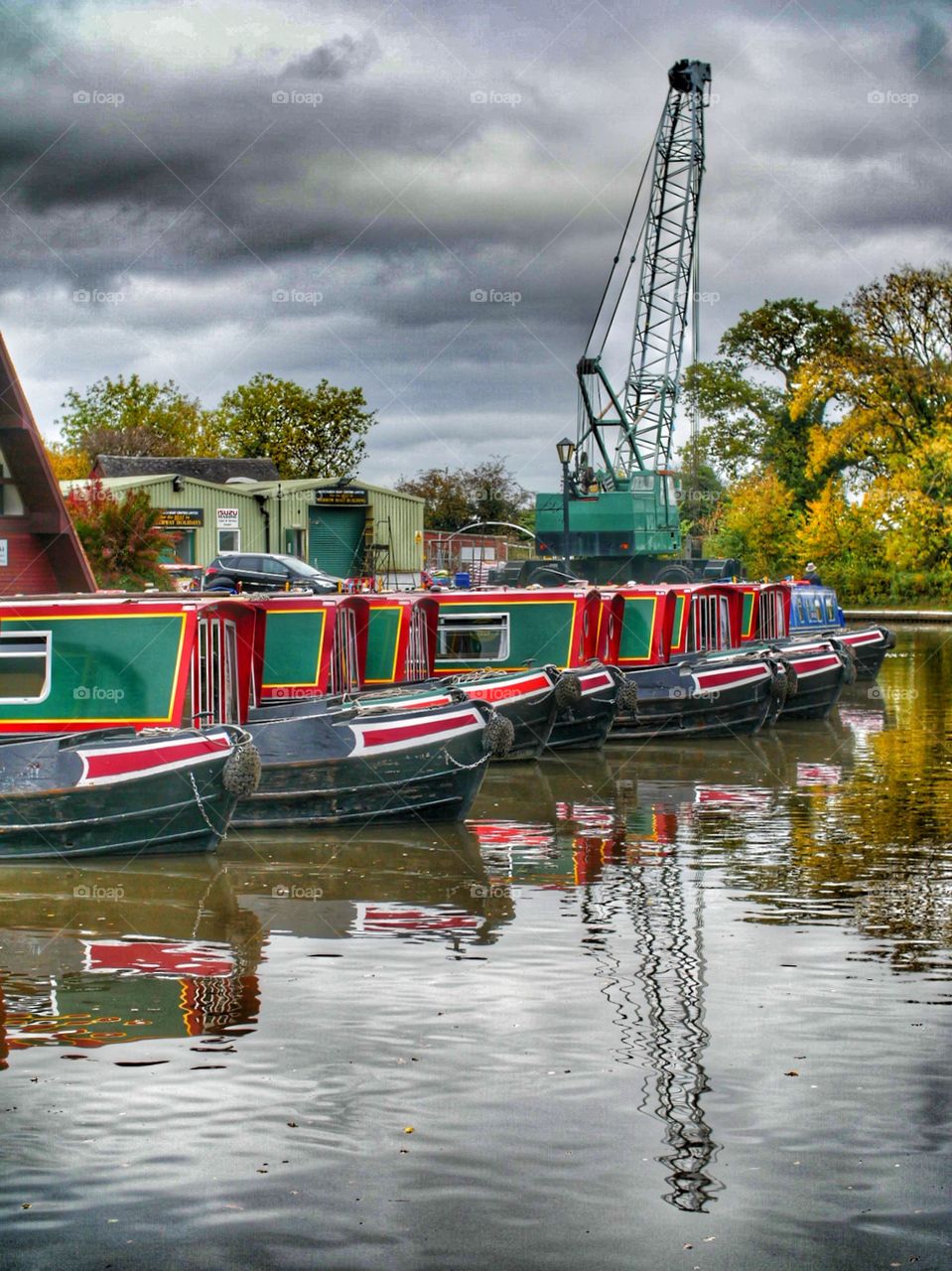 Canal. Narrow boats 