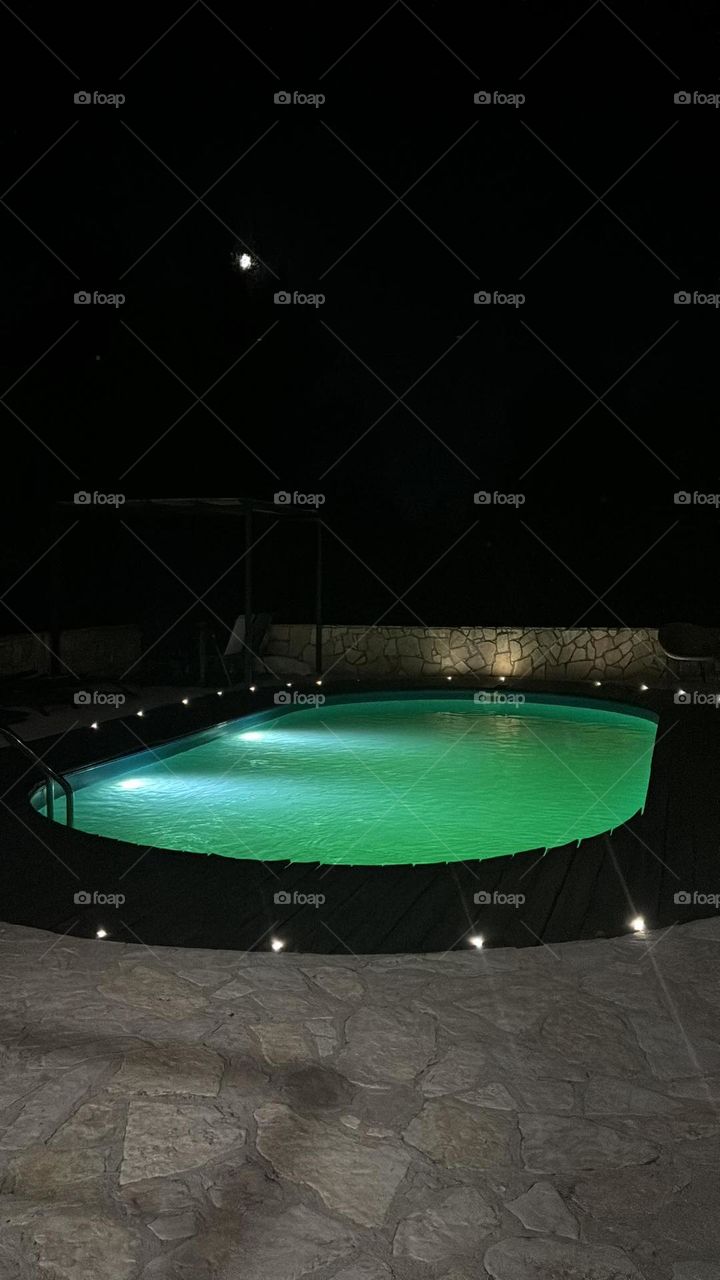 green pool woow