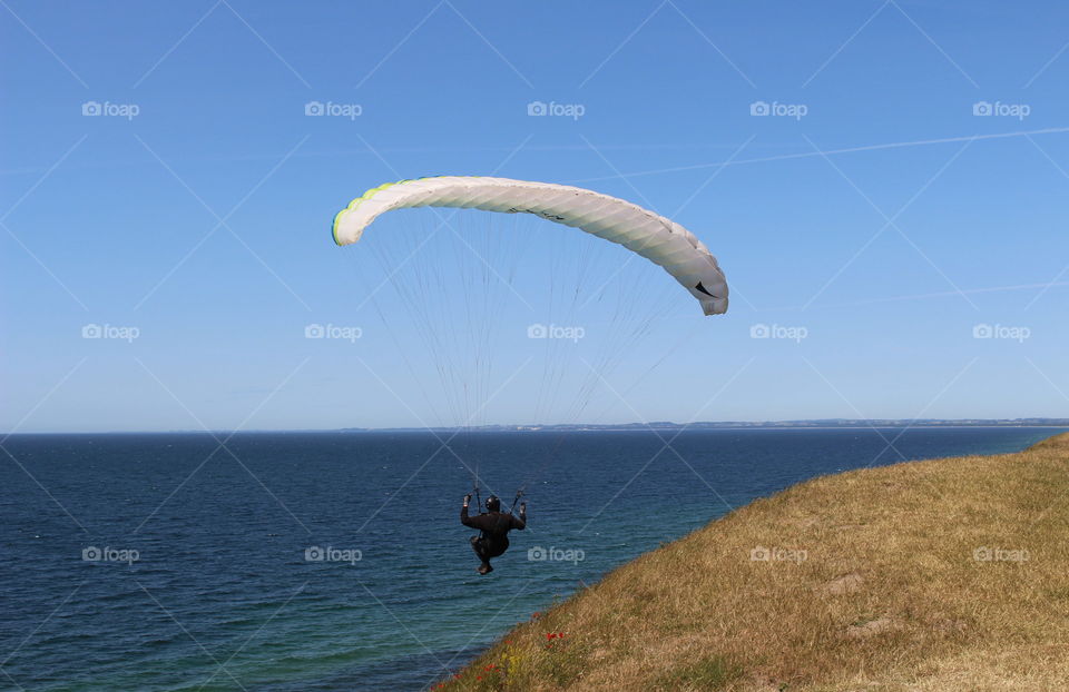 Paragliding, Kåseberga, Skåne.