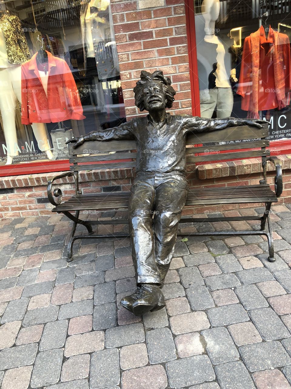 Einstein “chillin”