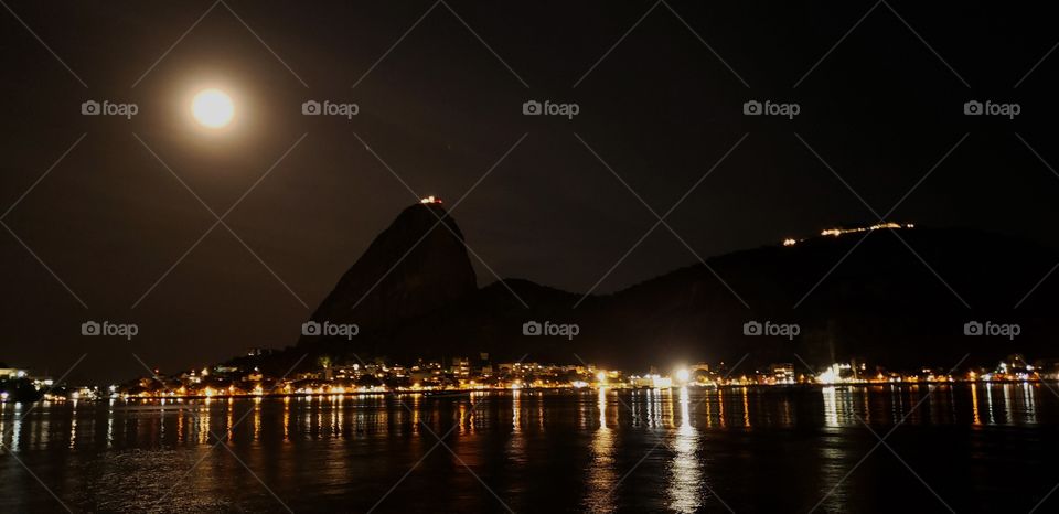 Aterro do Flamengo a noite