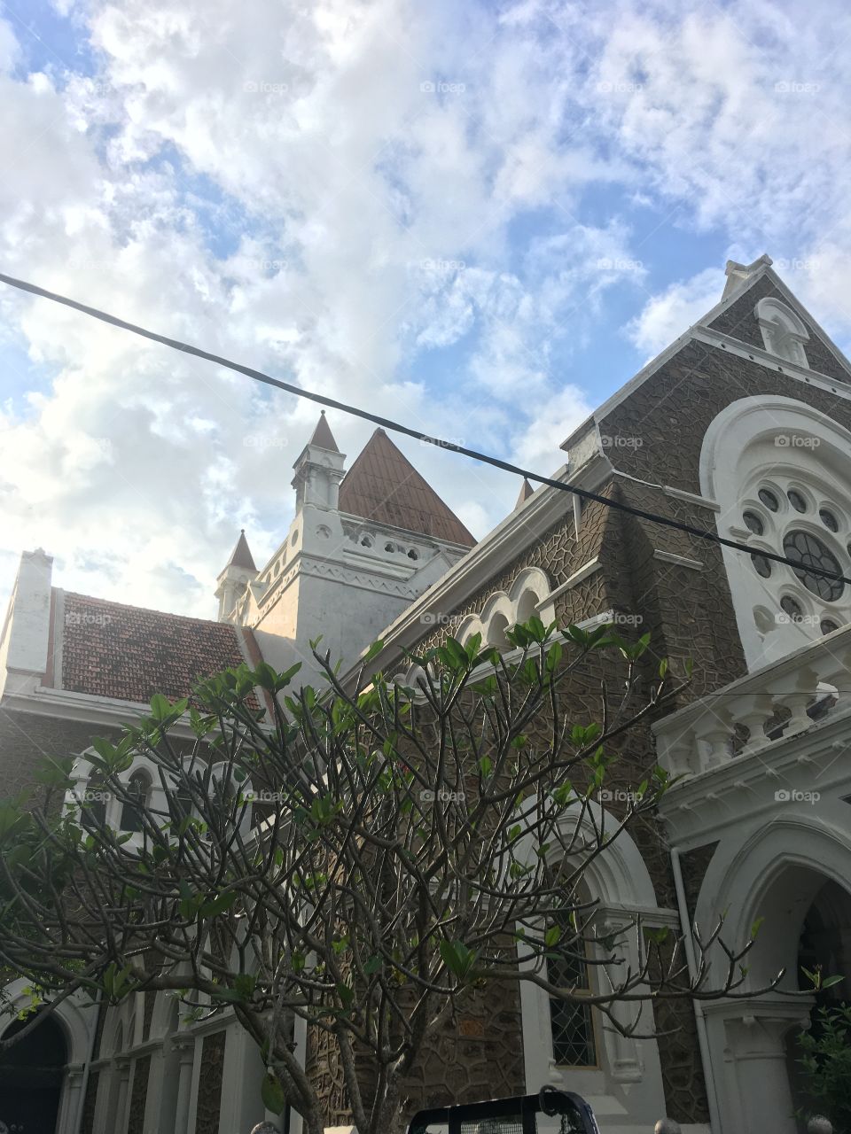 unique acting cathedral on sri lanka