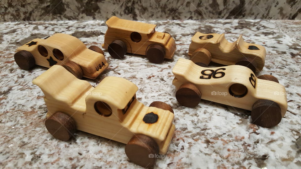 Wood derby cars