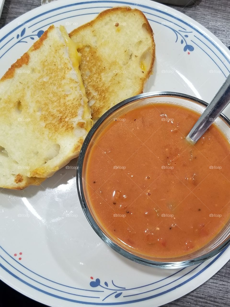 Tomato soup and garlic bread