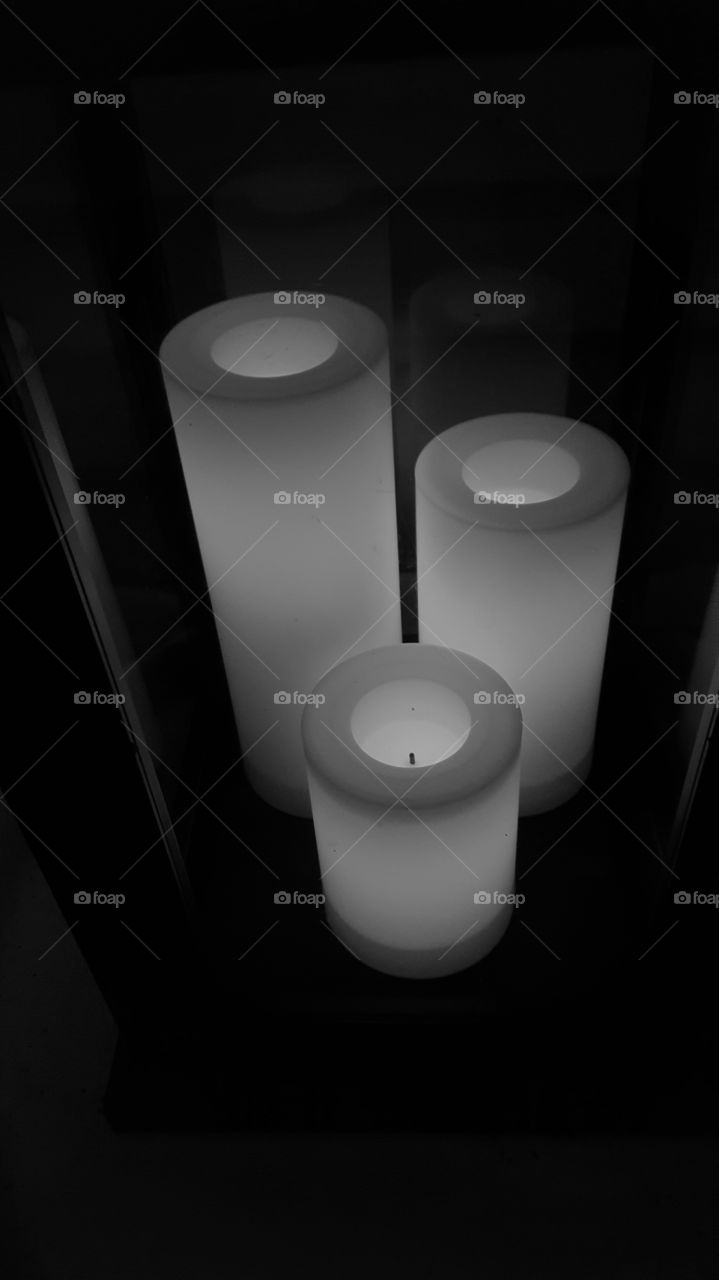 candles grayscale