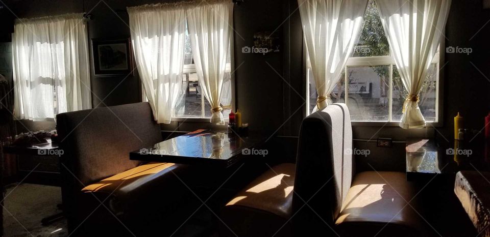 peaceful place to eat