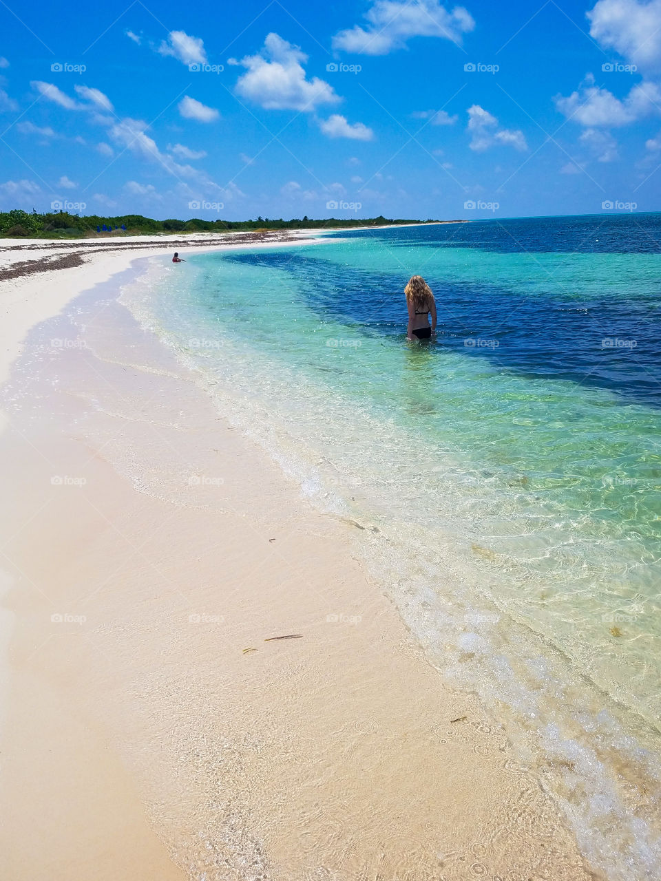 Oh how the quiet of the sea calls me, with soothing waves gentle tapping the shore.