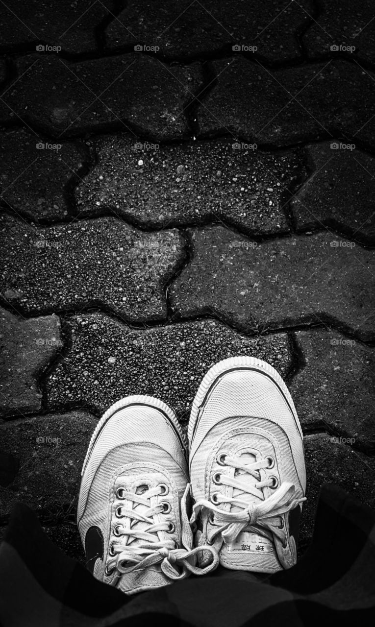 street, dirty, foot, shoe, monochrome,รองเท้าผ้าใบ
