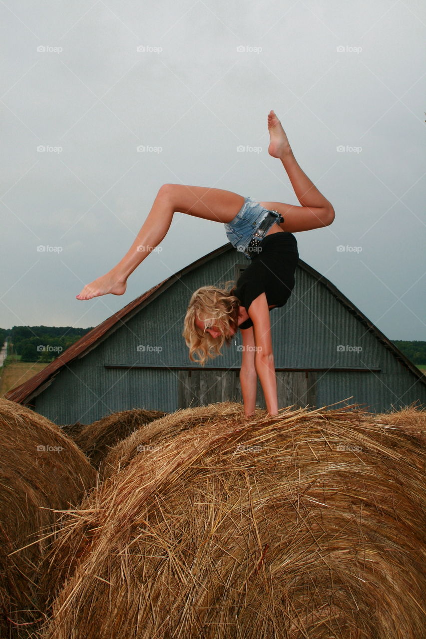 Handstand Country Style