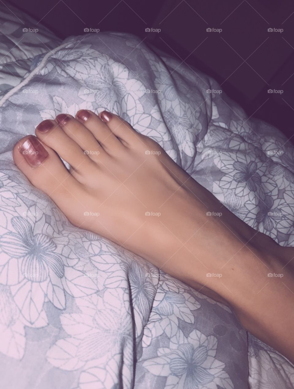 Photogenic foot taken on my bed ;)