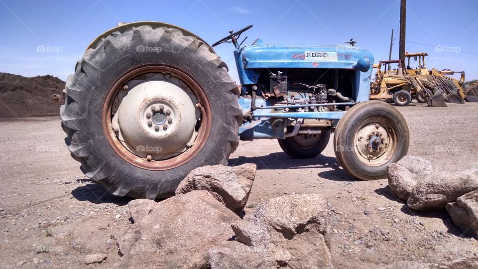 ford 2000. looks cool