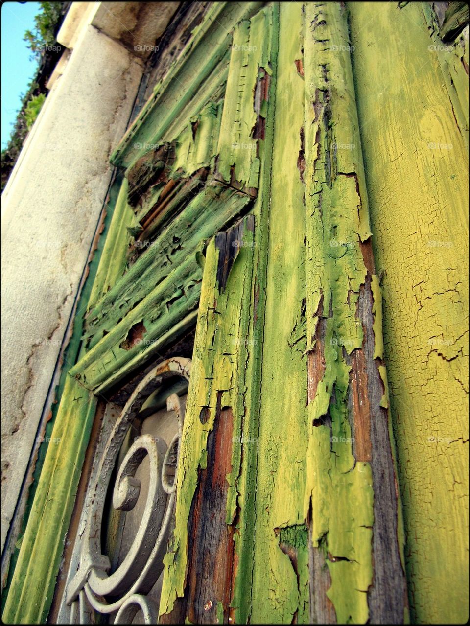 green building lisboa ruin by jootto