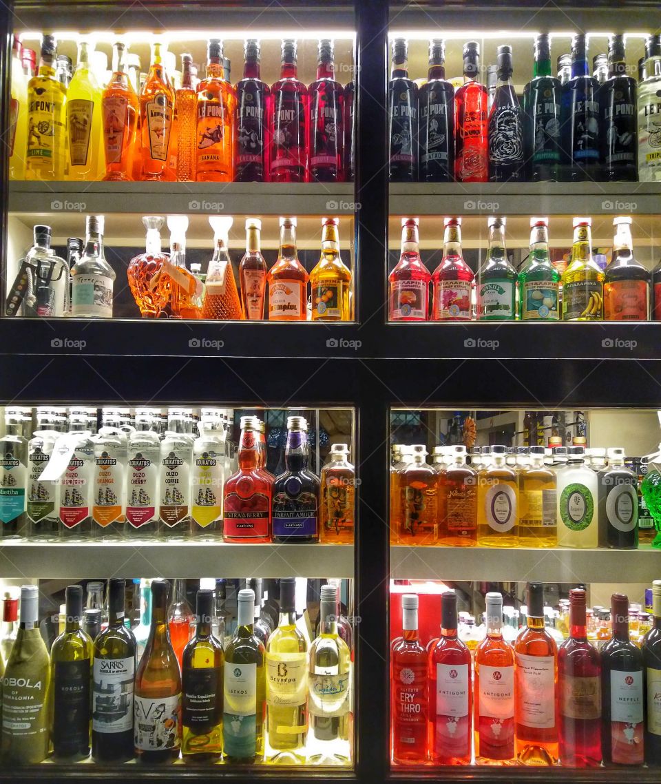 loved this simplicity of bottle shapes!