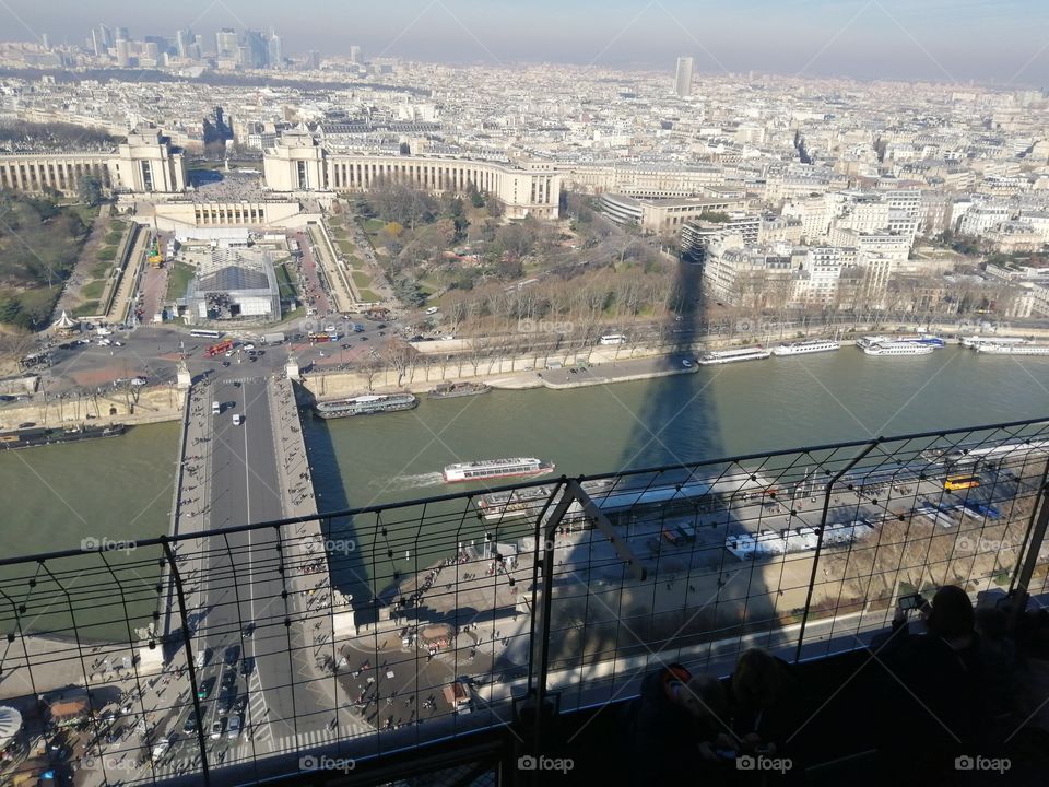 L'ombre de la tour