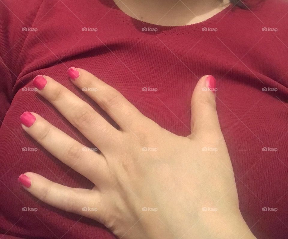Pink nail polish of the same color as the dress has a beautiful effect
