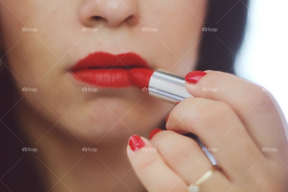 Lips. Mirror 