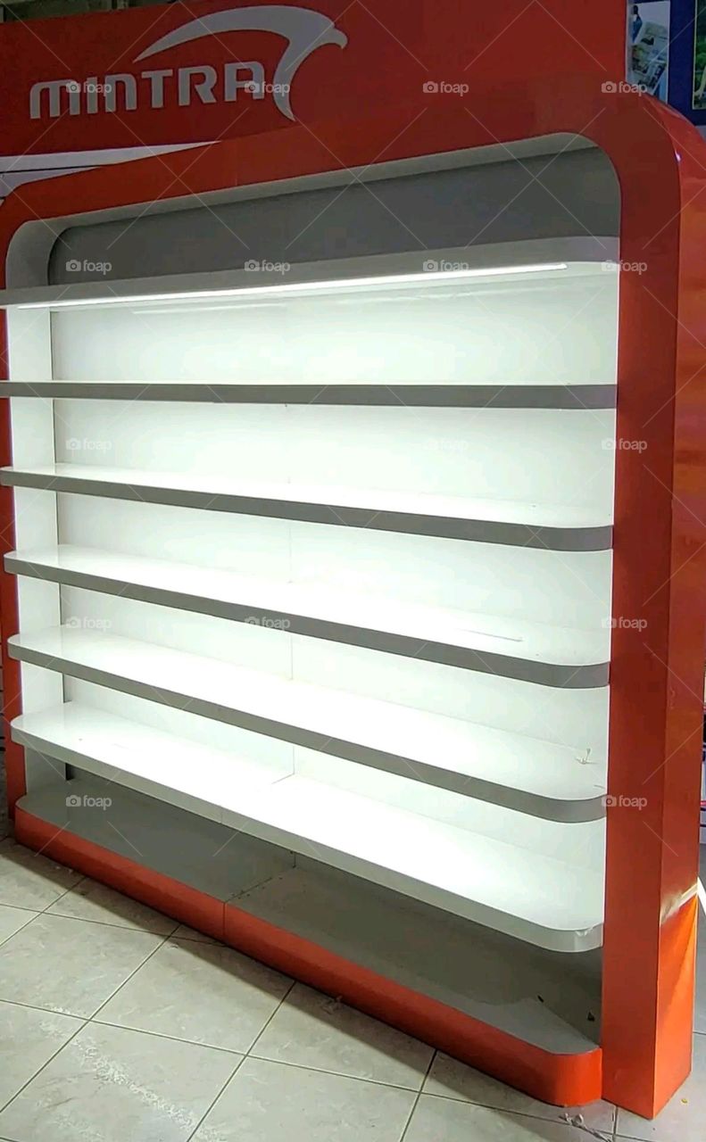 A very beautiful picture, and there is no better picture than it. There is no better picture of green herbs and colorful, red and white roses than it. Glory be to God, the natural and picturesque view, and there is no more