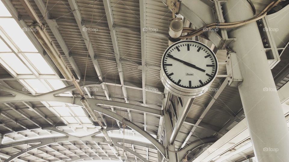 Clock show time in sky train station