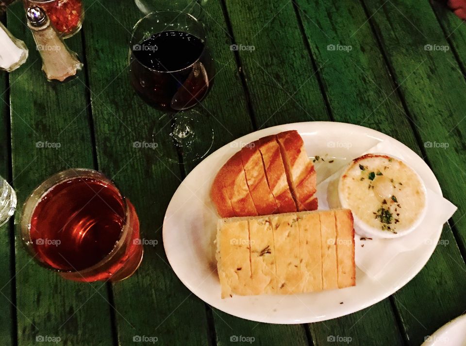 Wine and cheese fondue 