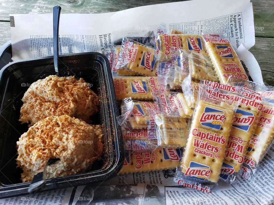 Cajun fish dip with club crackers