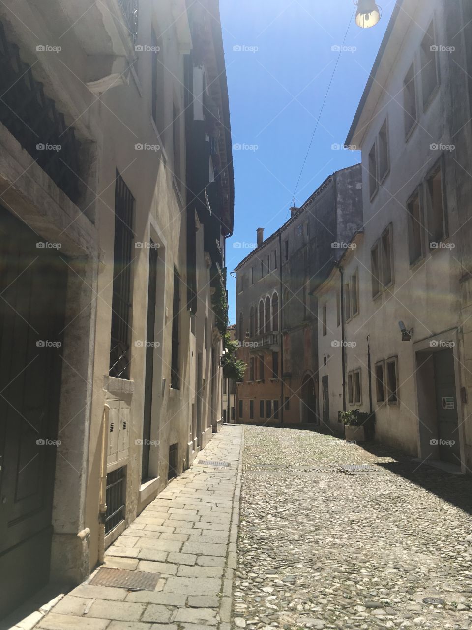 Alleyway in Italy 